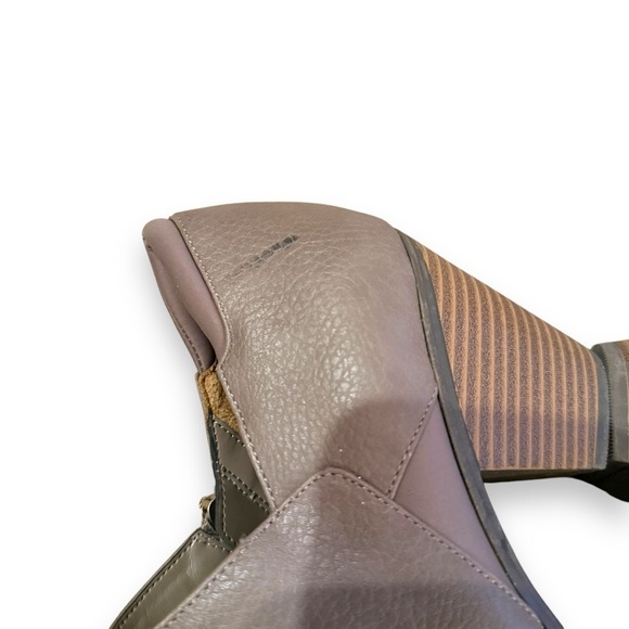 Dr Scholls Be Energized Foam Technology Taupe Gray Heeled Slip On Booties Sz 8 - Picture 10 of 16